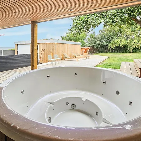 Σπίτι διακοπών 4 Bedroom Beautiful In